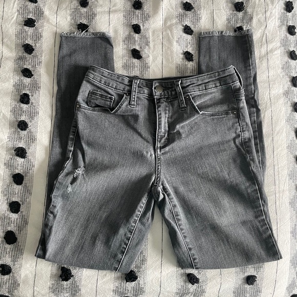 Universal Thread, distressed high rise skinny jean - Picture 1 of 5